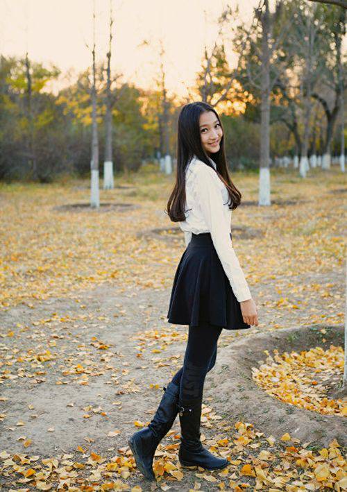  小倾城 家庭背景曝光 艺术世家4岁半就出道