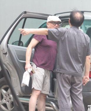 57岁汤镇业发福 汤镇业儿子叫什幺