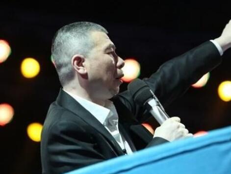 冯小刚炮轰观众变态 被选手翻旧账 反呛