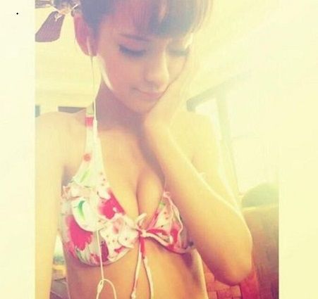 王思聪前女友秀事业线 张予曦身高体重多少