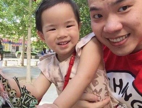 黄奕黄毅清疑和好 黄奕晒前夫和女儿温馨照