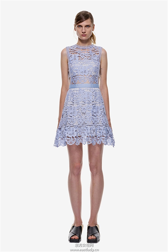 满足每个人的红毯梦  Self Portrait 推浪漫唯美平