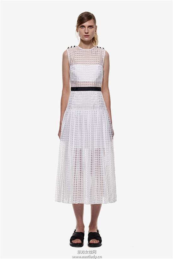 满足每个人的红毯梦  Self Portrait 推浪漫唯美平