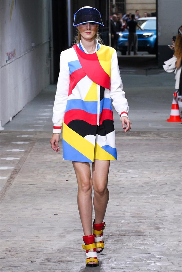 JC de Castelbajac 2015春夏女装流行发布