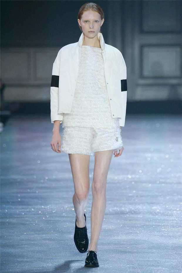 Moncler Gamme Rouge 2015春夏女装流行发布