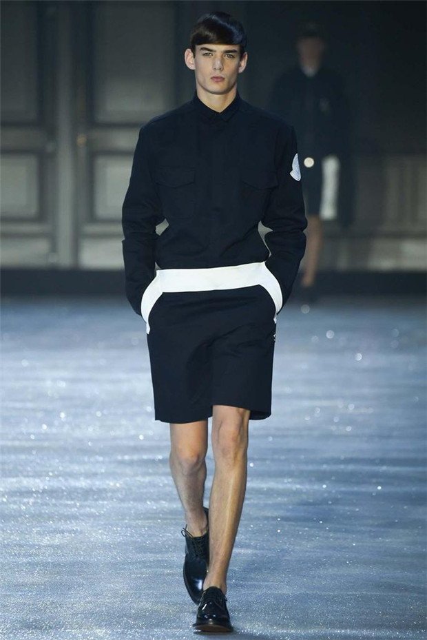 Moncler Gamme Rouge 2015春夏女装流行发布