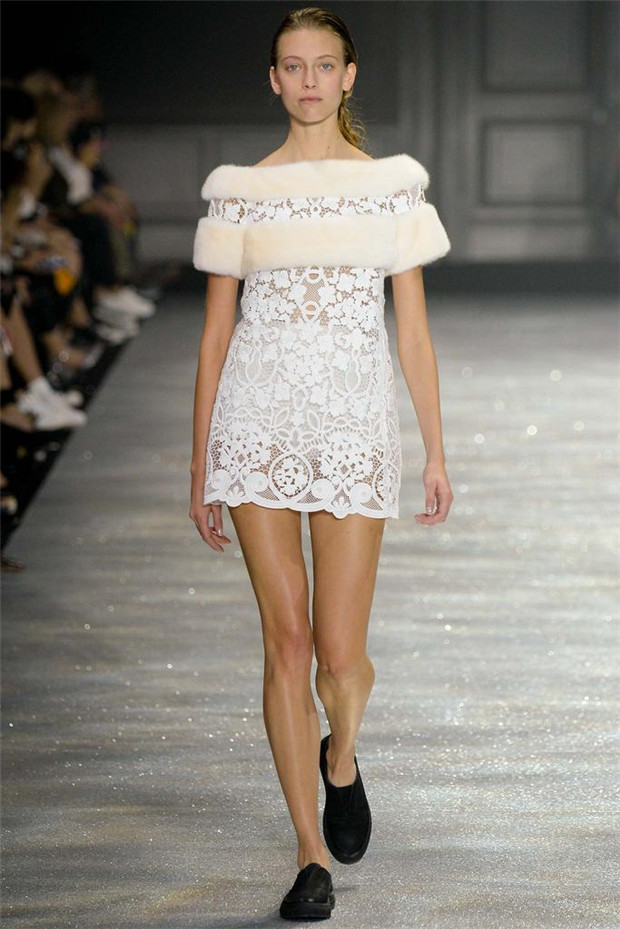 Moncler Gamme Rouge 2015春夏女装流行发布