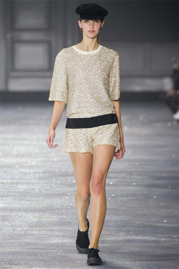 Moncler Gamme Rouge 2015春夏女装流行发布