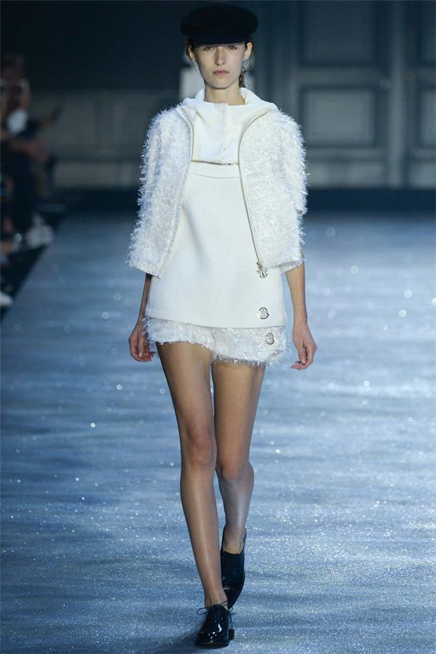 Moncler Gamme Rouge 2015春夏女装流行发布