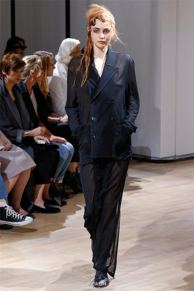 Yohji Yamamoto 2015春夏女装流行发布
