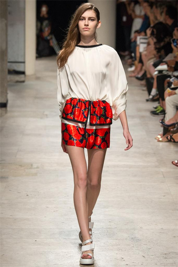 Maxime Simoens 2015春夏女装流行发布