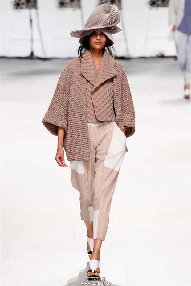 Issey Miyake 2015春夏女装流行发布