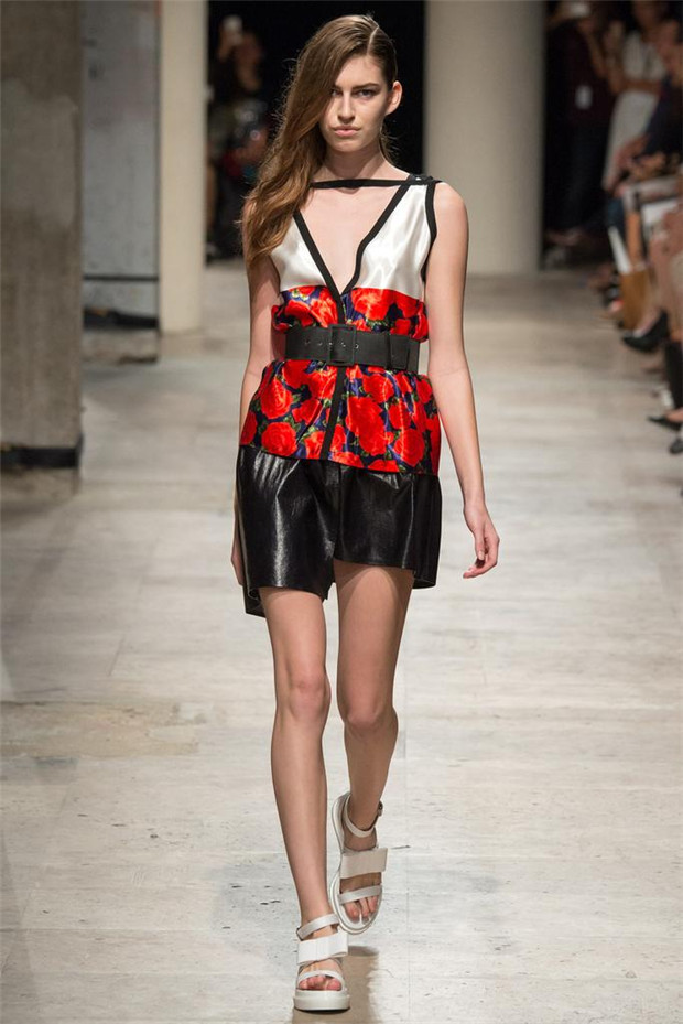 Maxime Simoens 2015春夏女装流行发布