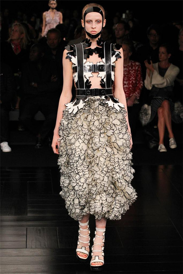 Alexander McQueen 2015春夏女装流行发布