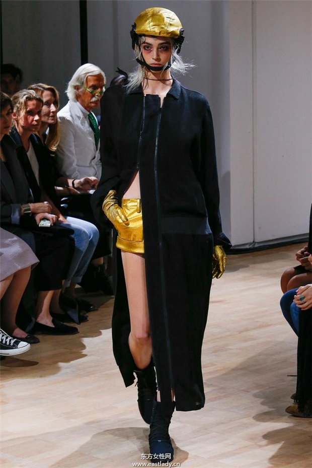 Yohji Yamamoto 2015春夏女装流行发布