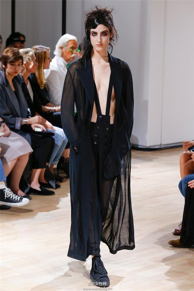 Yohji Yamamoto 2015春夏女装流行发布
