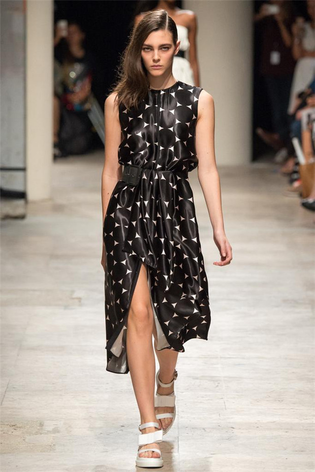 Maxime Simoens 2015春夏女装流行发布