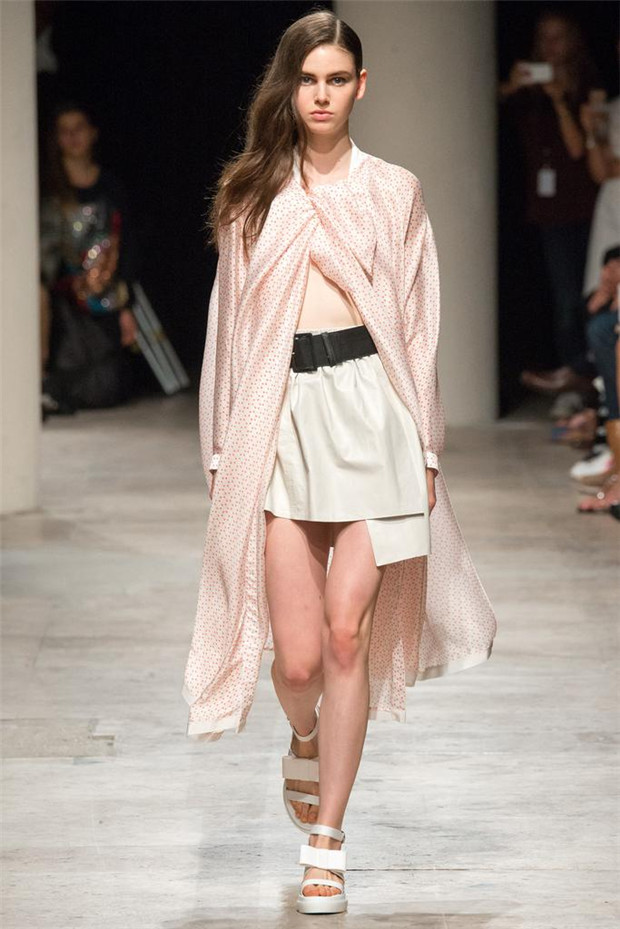 Maxime Simoens 2015春夏女装流行发布