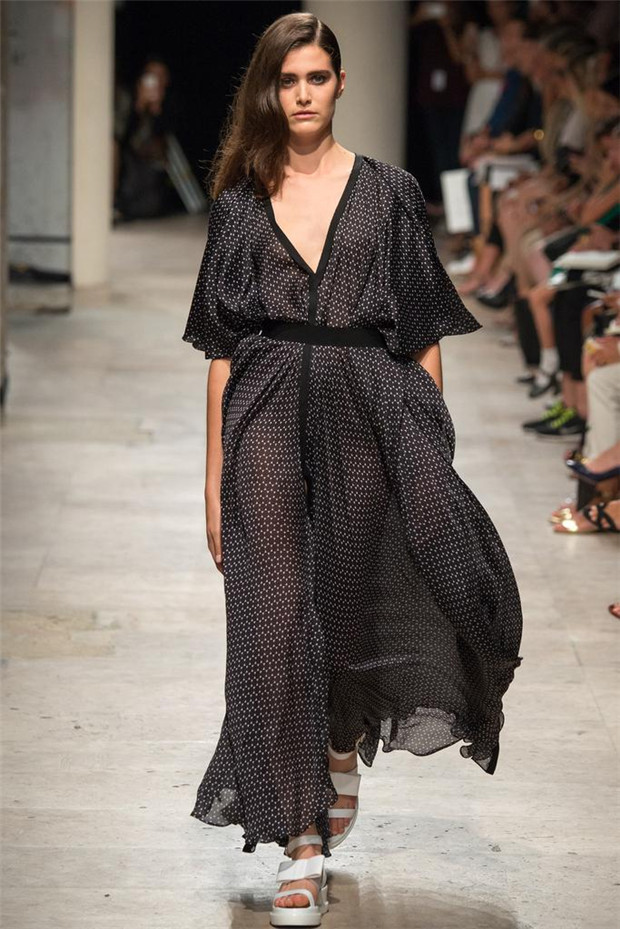 Maxime Simoens 2015春夏女装流行发布