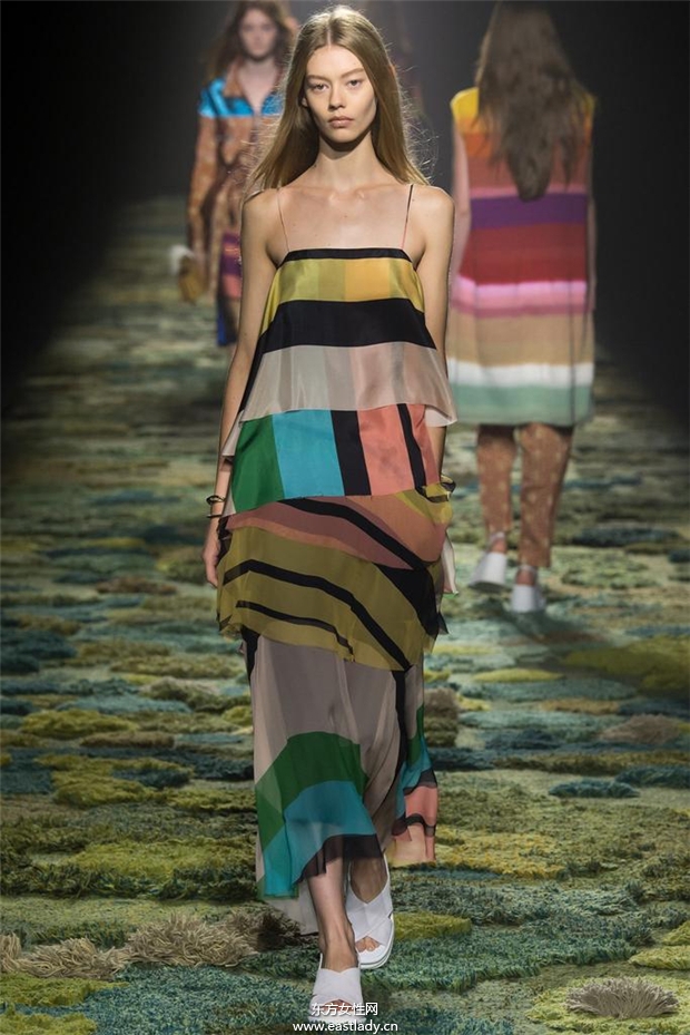 Dries Van Noten 2015春夏女装流行发布
