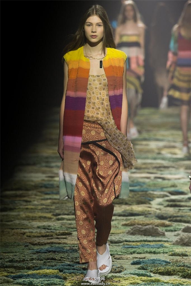 Dries Van Noten 2015春夏女装流行发布