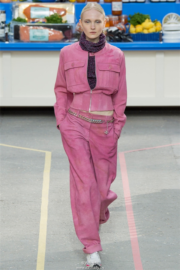Chanel(香奈儿)巴黎时装周2014秋冬新品发布