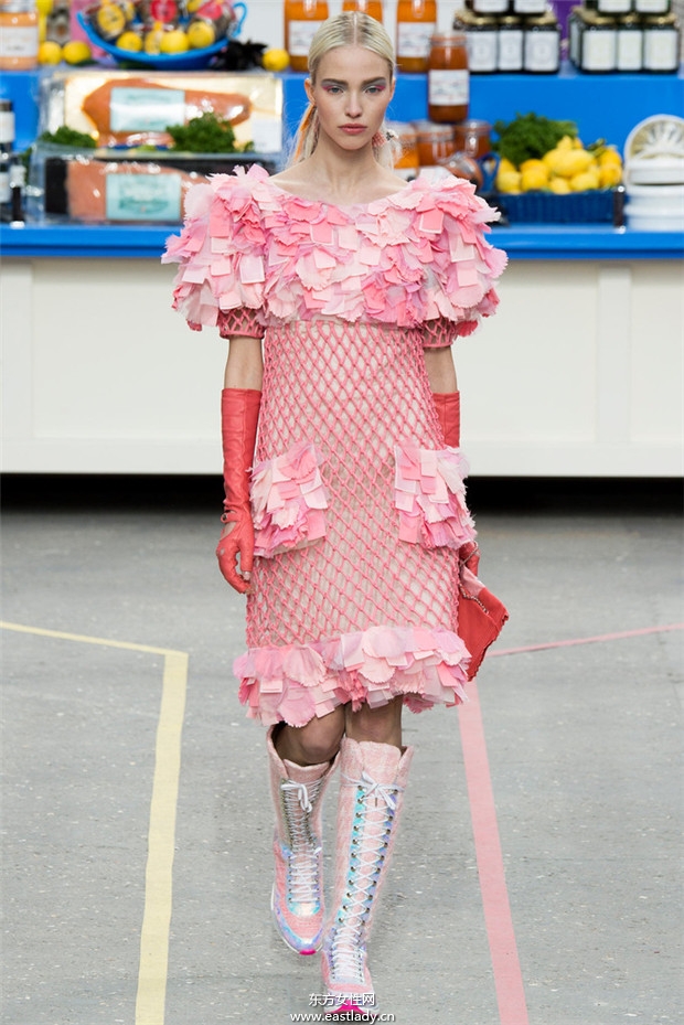 Chanel(香奈儿)巴黎时装周2014秋冬新品发布