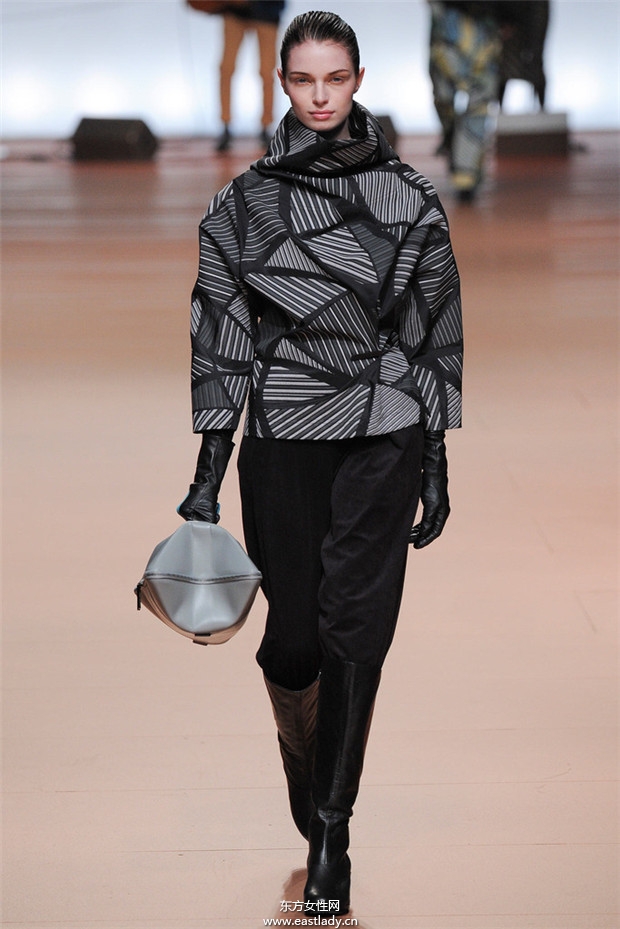 Issey Miyake巴黎时装周2014秋冬新品发布