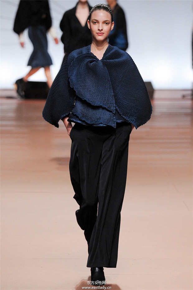 Issey Miyake巴黎时装周2014秋冬新品发布