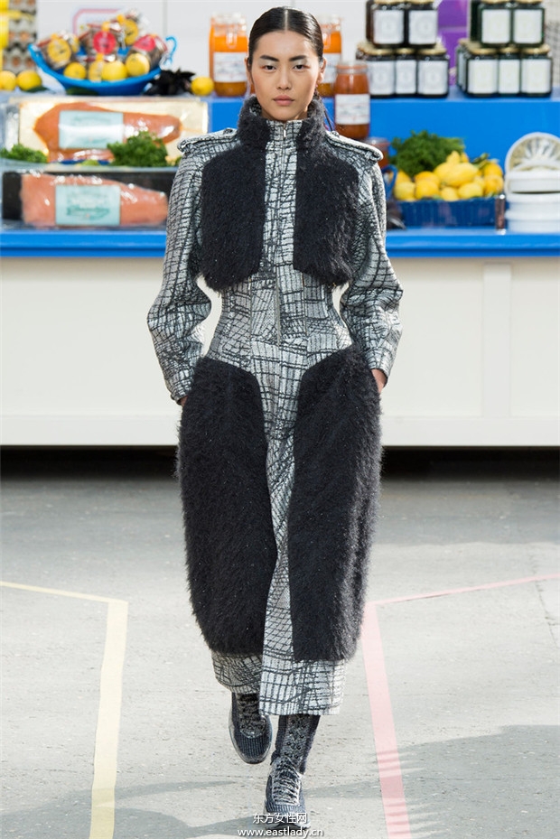 Chanel(香奈儿)巴黎时装周2014秋冬新品发布