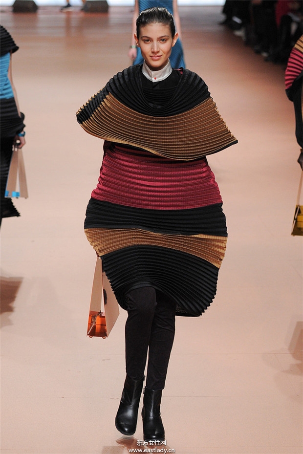 Issey Miyake巴黎时装周2014秋冬新品发布