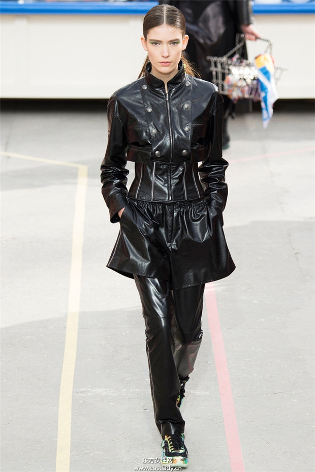 Chanel(香奈儿)巴黎时装周2014秋冬新品发布