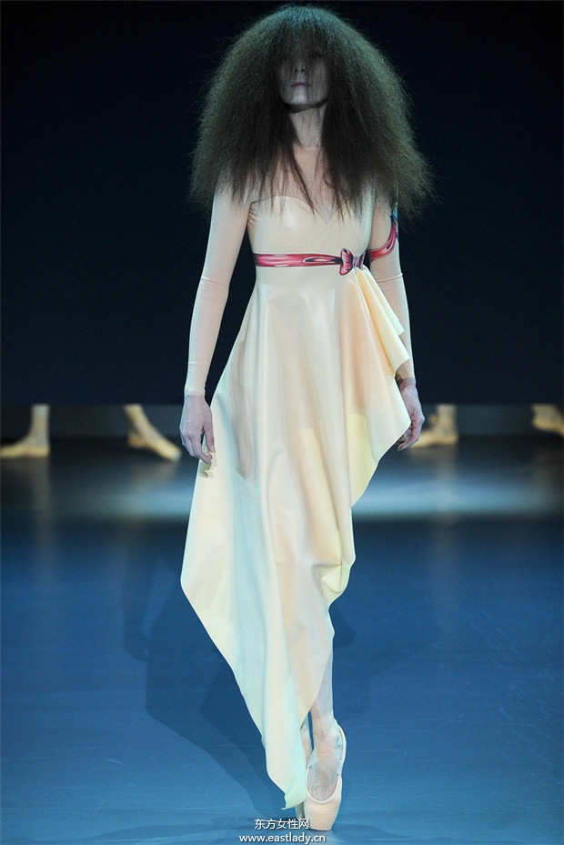 Viktor & Rolf 2014巴黎春夏高级定制时装秀