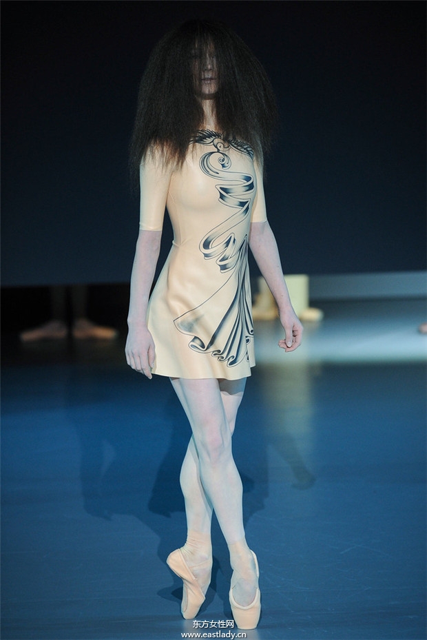 Viktor & Rolf 2014巴黎春夏高级定制时装秀