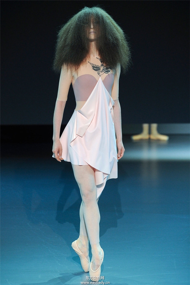 Viktor & Rolf 2014巴黎春夏高级定制时装秀