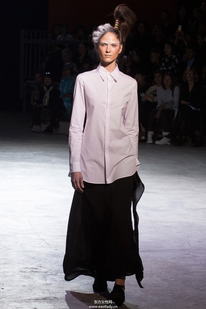 Yohji Yamamoto(山本耀司)2014春夏流行服饰时尚大片