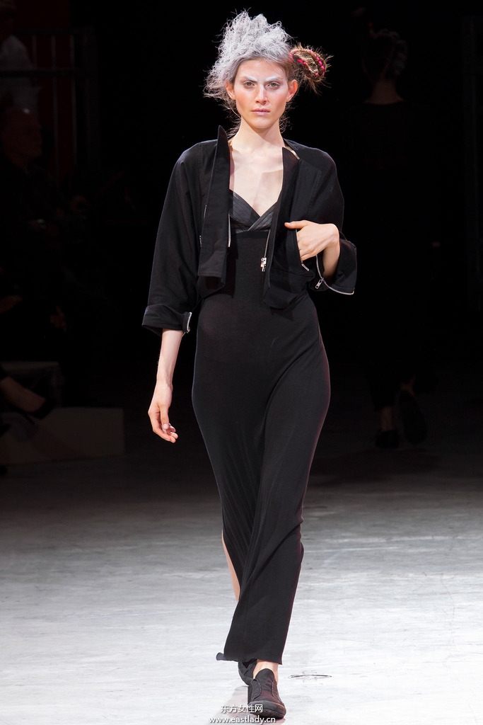 Yohji Yamamoto(山本耀司)2014春夏流行服饰时尚大片