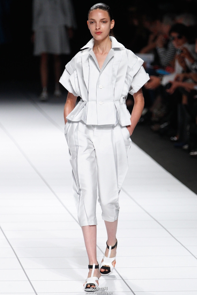 Issey Miyake(三宅一生)2014春夏流行服饰时尚大片