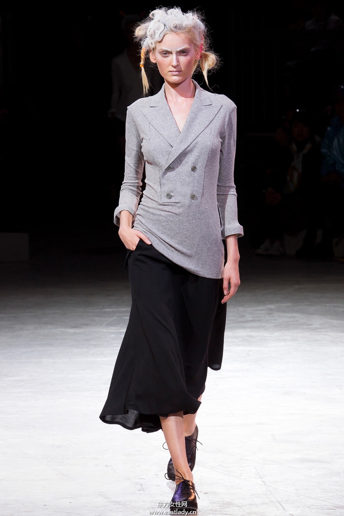 Yohji Yamamoto(山本耀司)2014春夏流行服饰时尚大片