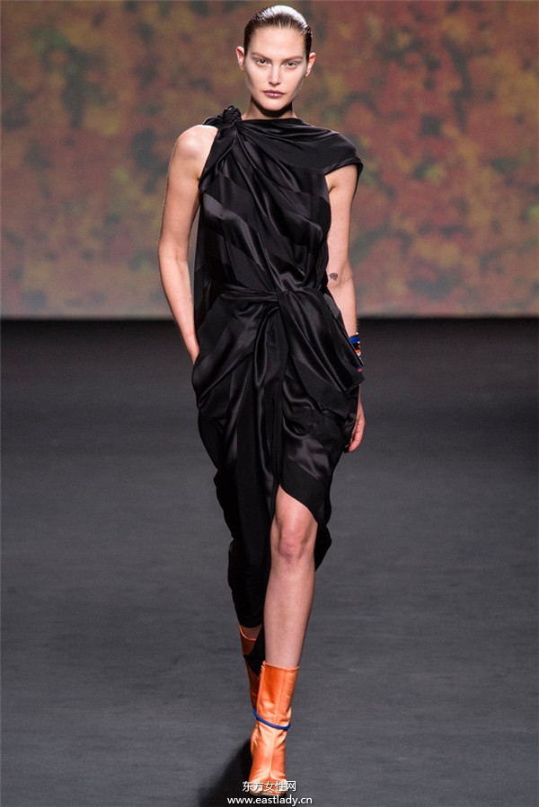 Christian Dior 2013秋冬服装新品发布