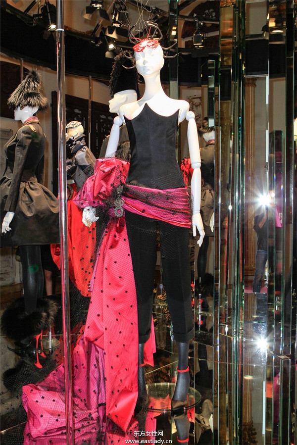 艾尔萨夏帕瑞丽(Elsa Schiaparelli)2013秋冬服装新品发布