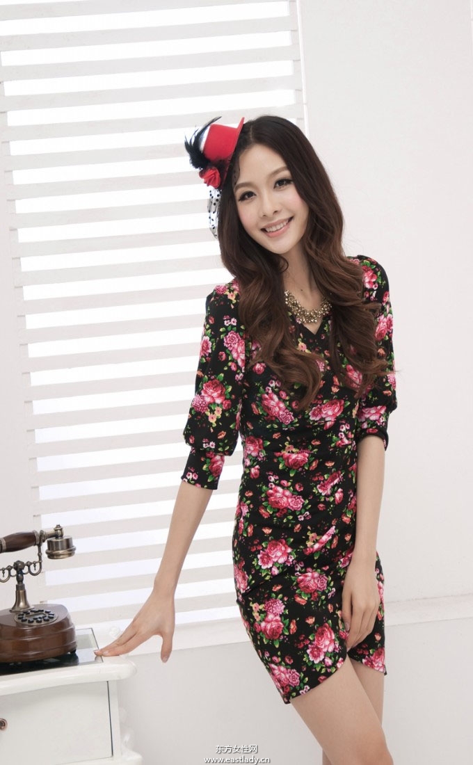 早春包臀碎花连衣裙视觉高雅气息无人能挡