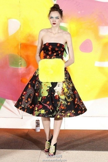 prada新品发布印花元素成主题