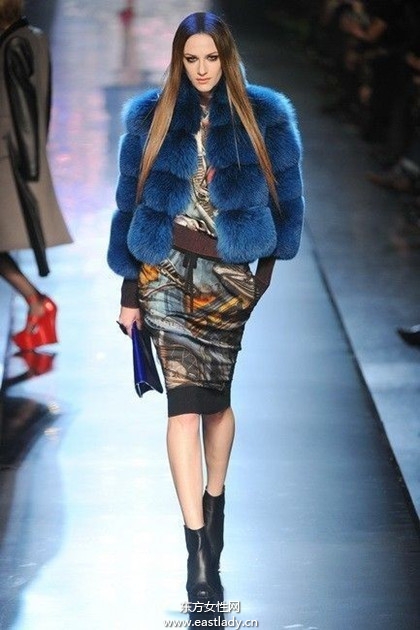 prada新品发布印花元素成主题