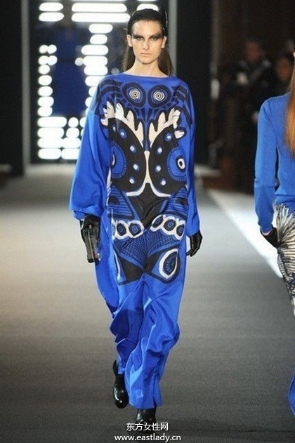 prada新品发布印花元素成主题