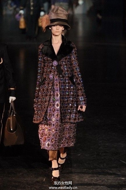 prada新品发布印花元素成主题