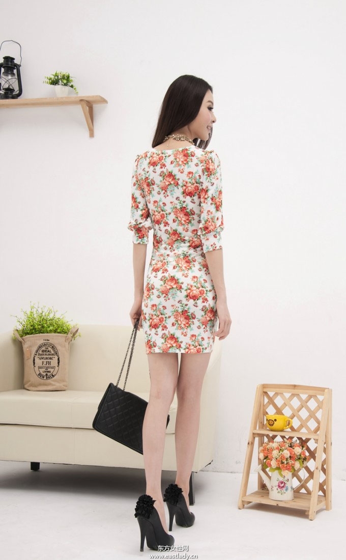 早春包臀碎花连衣裙视觉高雅气息无人能挡