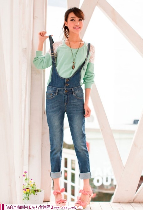 新款蕾丝卫衣 简单设计突出个性使然