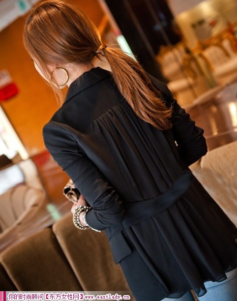 成熟干练的气质感 小西装外套带你进入职场第一步