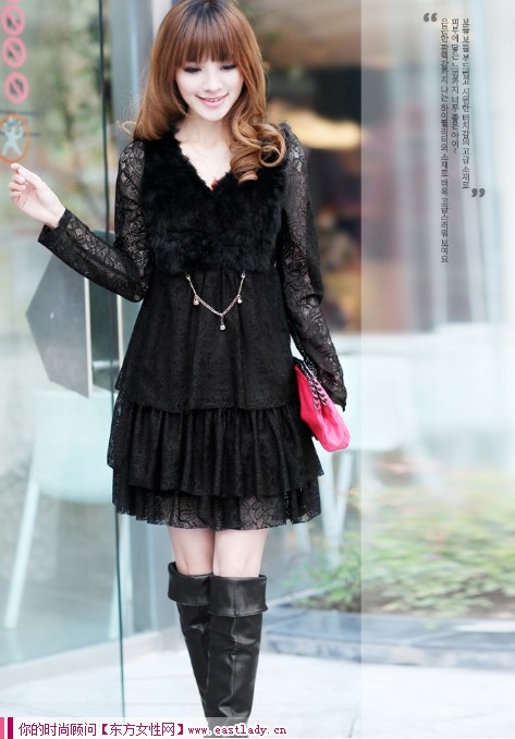 2012V领蕾丝花边连衣裙 秋冬季节也能穿出甜美小性感